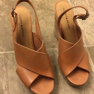 lucky brand tan chunky heels
